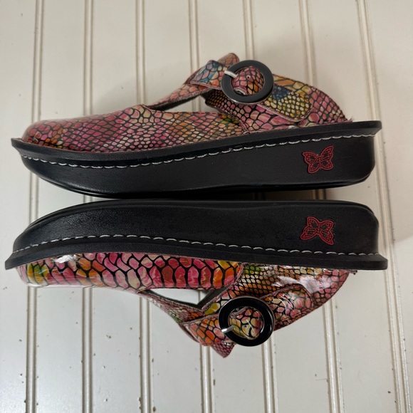 Alegria Classic Clogs EU 40 US 9.5 / 10 Rainbow Snake Patent Leather Print Shoes - Picture 7 of 15